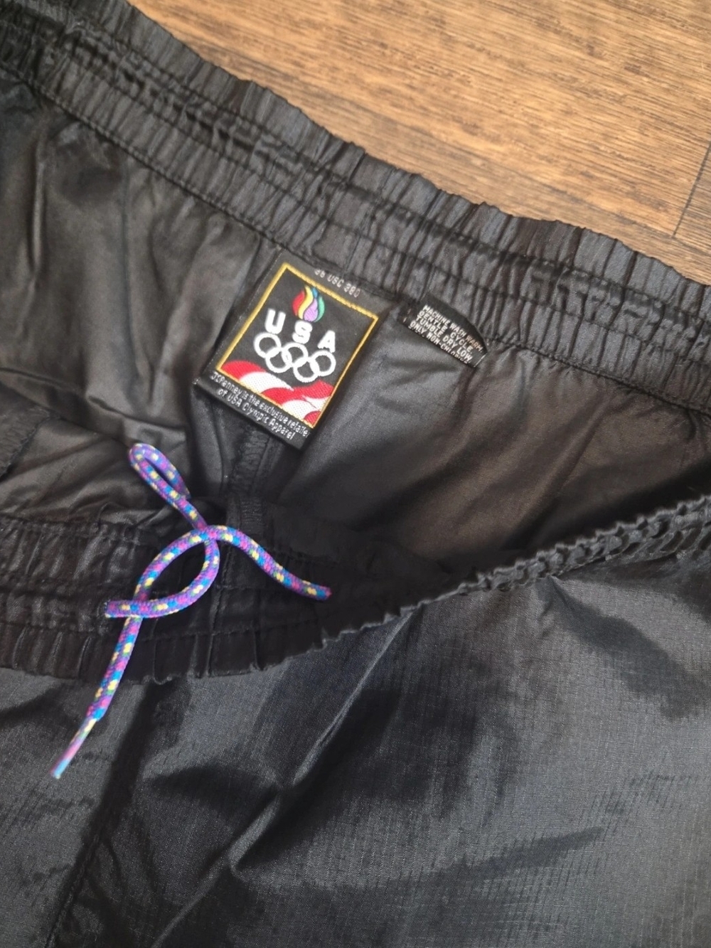 Mens vintage Official USA windbreaker pants